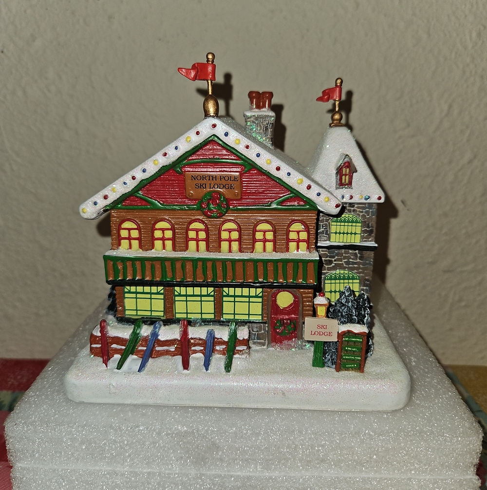 Thomas Kinkade Illuminated North Pole Ski Lodge Figurine